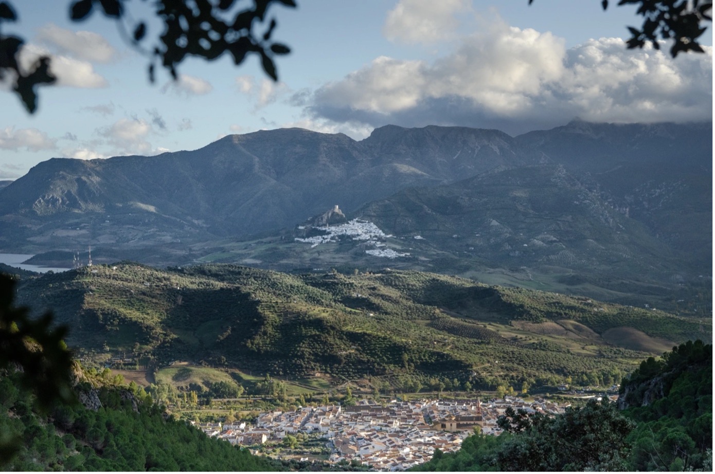 Pueblos blancos de Andalucía, entre ellos Zahara de la Sierra